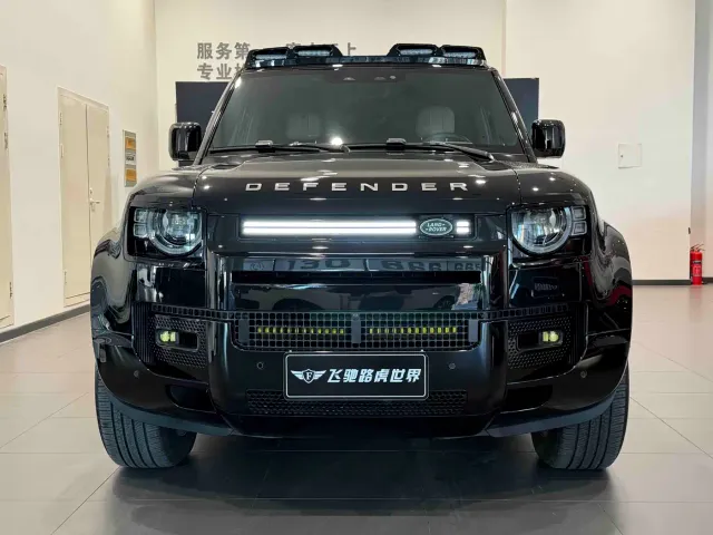 Land Rover Defender — Фото автомобиля 3