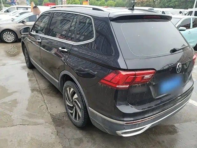 Volkswagen Tiguan L — Фото автомобиля 4