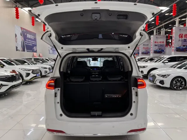 GAC Trumpchi M6 — Фото автомобиля 17