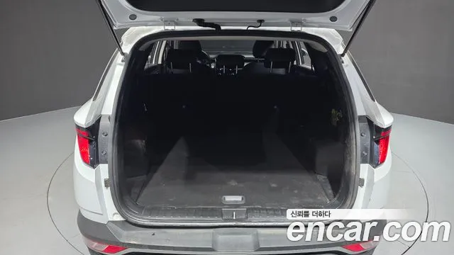 Hyundai Tucson Tucson (NX4) Дизель 2.0 2WD — Фото автомобиля 20