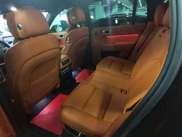 Li Auto L7 — Фото автомобиля 16