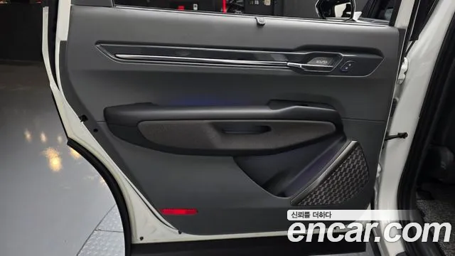 Kia EV9 Long Range 2WD — Фото автомобиля 5