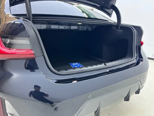 BMW 3 Series — Фото автомобиля 21
