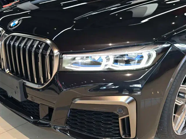 BMW 7 Series — Фото автомобиля 9