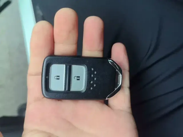 Honda Fit — Фото автомобиля 8