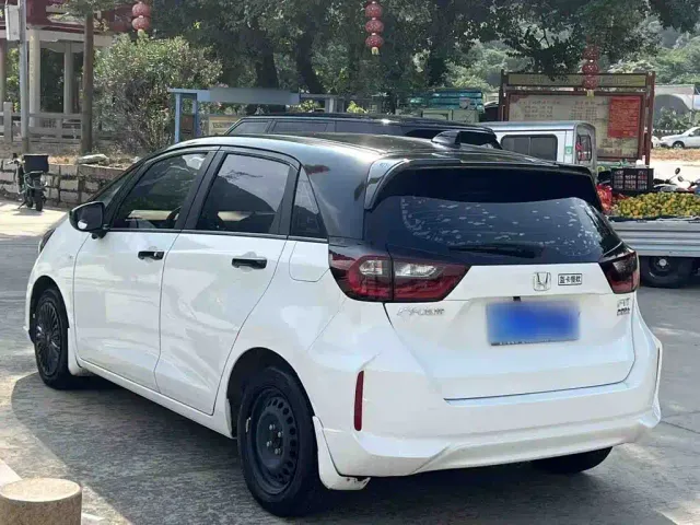 Honda Fit — Фото автомобиля 4