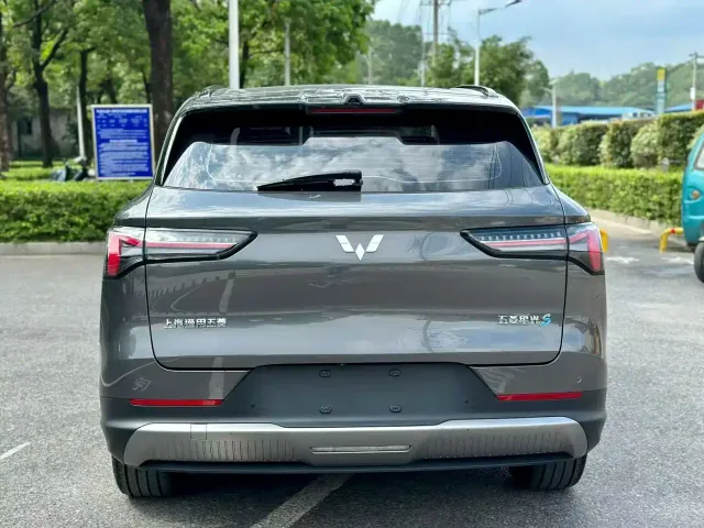 Wuling Starlight S — Фото автомобиля 4
