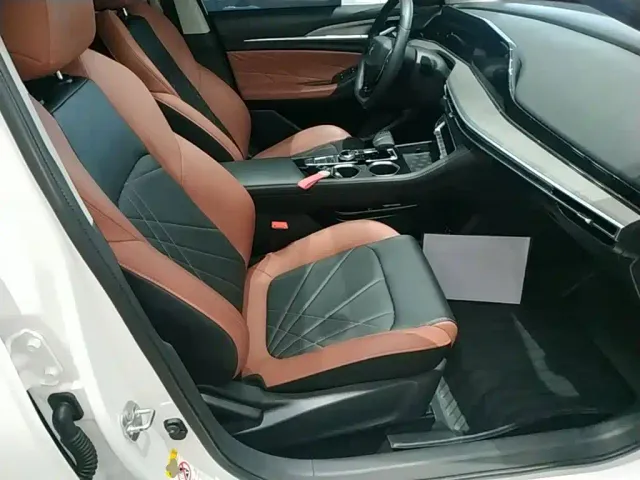 Changan Eado — Фото автомобиля 24