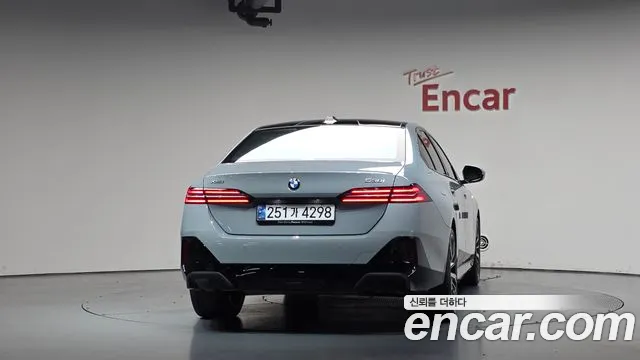 BMW 5 Series G60 — Фото автомобиля 3