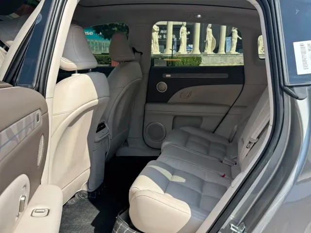 IM Motors LS6 — Фото автомобиля 8