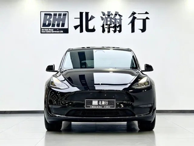 Tesla Model Y — Фото автомобиля 2