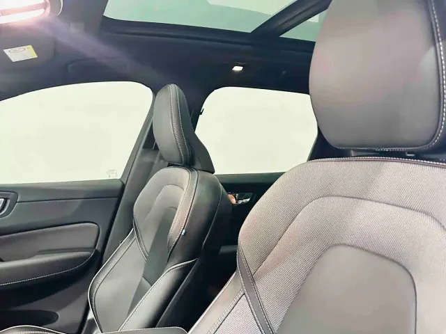 Volvo XC60 — Фото автомобиля 10