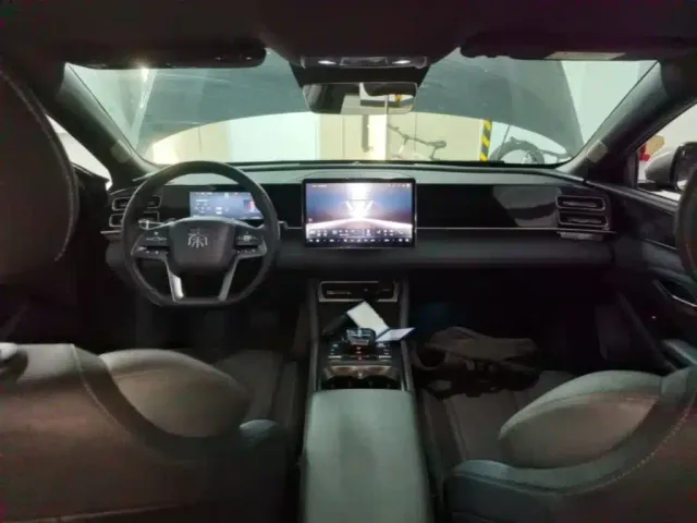BYD Qin L — Фото автомобиля 9