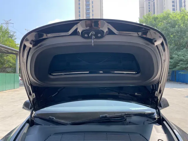 Tesla Model Y — Фото автомобиля 15