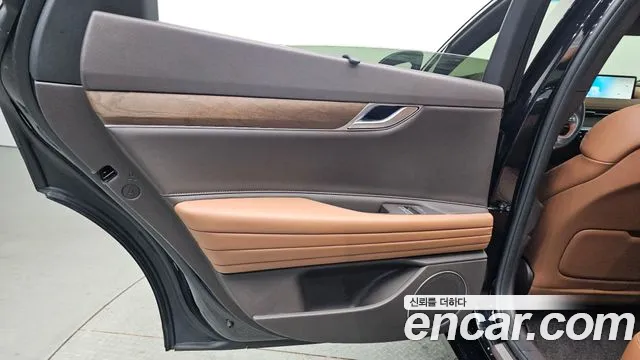 Genesis G80 Бензин 2.5 турбо AWD — Фото автомобиля 18