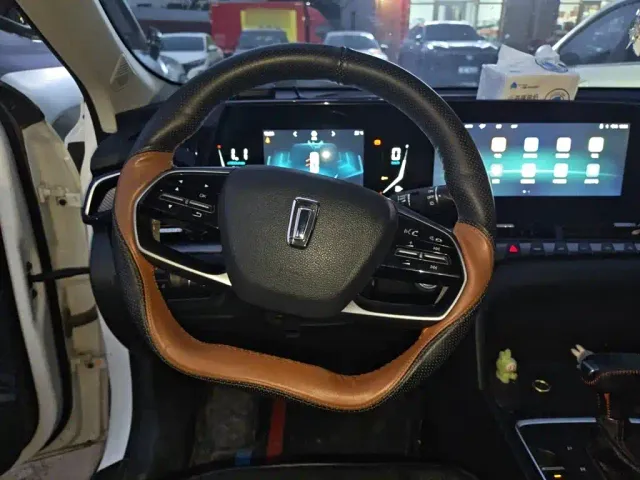 Bestune T55 — Фото автомобиля 6