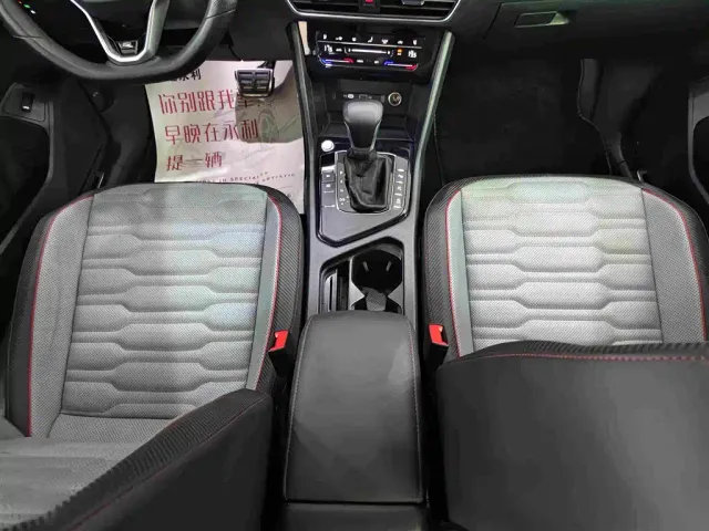 Volkswagen Tiguan L — Фото автомобиля 9