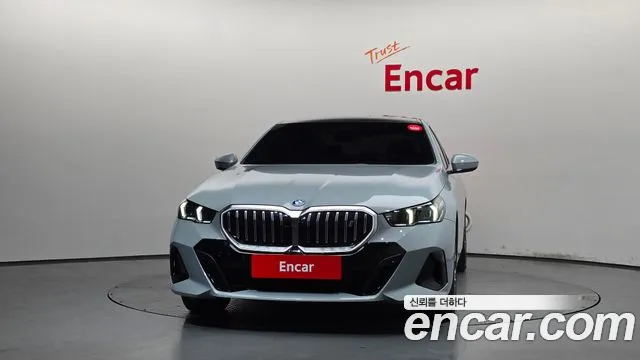 BMW i5 G60 — Фото автомобиля 3