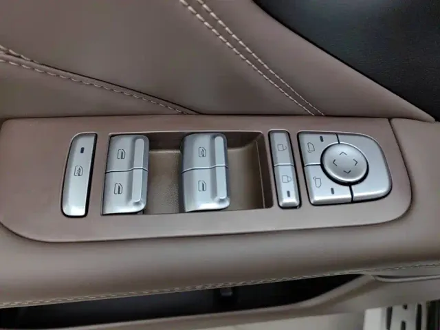 Wuling Starlight 560 — Фото автомобиля 9