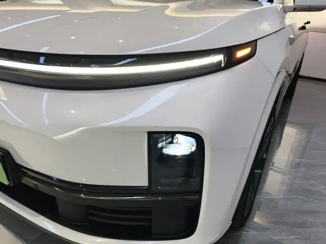 Li Auto L7 — Фото автомобиля 23