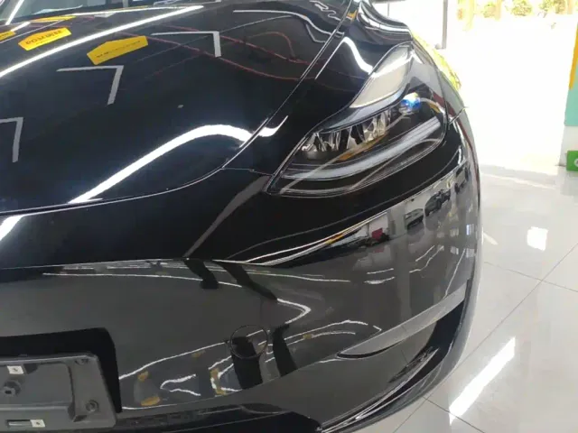 Tesla Model Y — Фото автомобиля 17