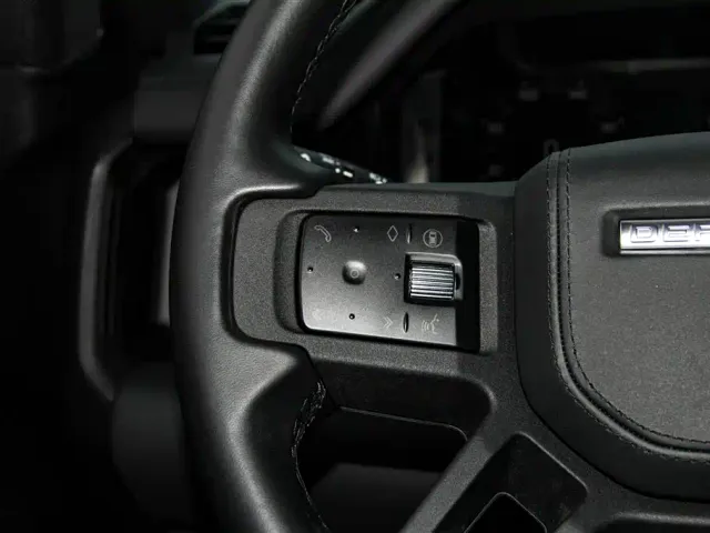 Land Rover Defender — Фото автомобиля 30