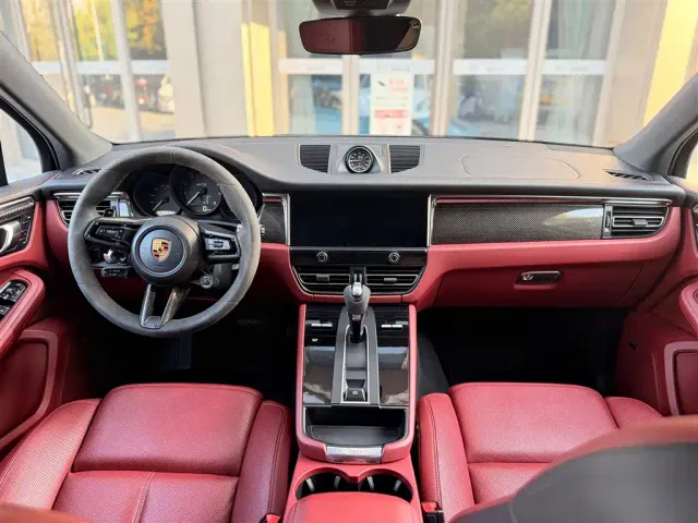 Porsche Macan — Фото автомобиля 13