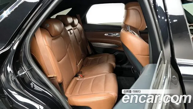 Genesis GV70 — Фото автомобиля 11