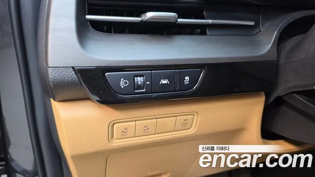 Kia Carnival Generation 4 — Фото автомобиля 25