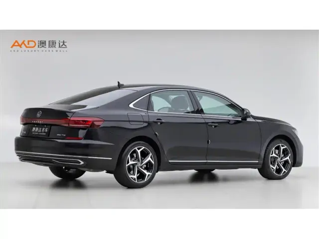 Volkswagen Passat — Фото автомобиля 3