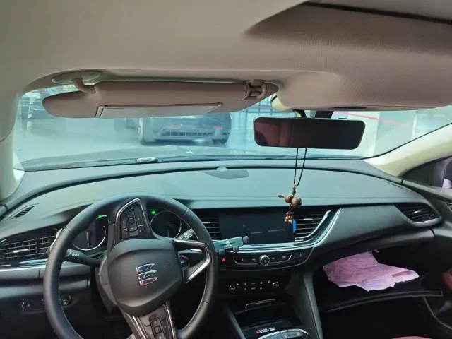 Buick Regal — Фото автомобиля 3
