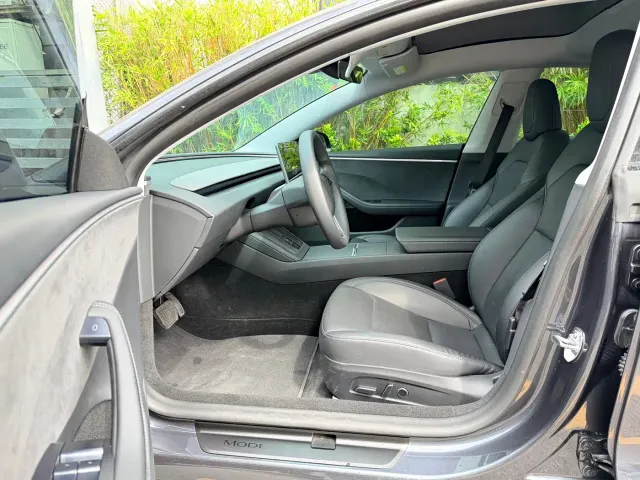Tesla Model 3 — Фото автомобиля 7