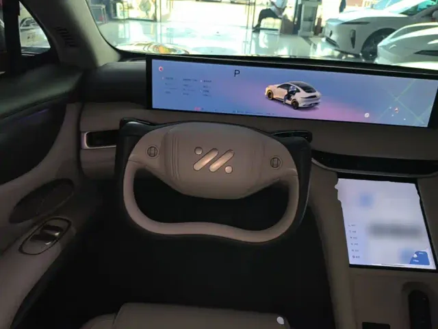 IM Motors LS6 — Фото автомобиля 10