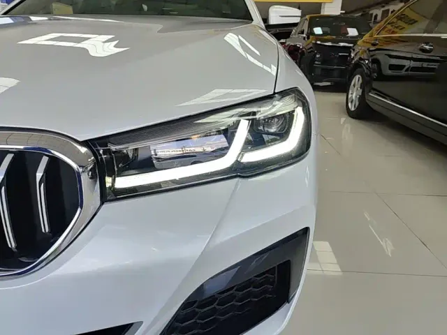 BMW 5 Series — Фото автомобиля 23