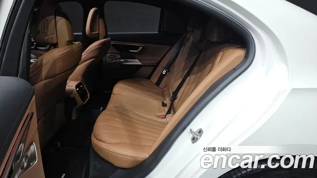 Mercedes-Benz E-Class — Фото автомобиля 9