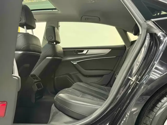 Audi A7L — Фото автомобиля 9