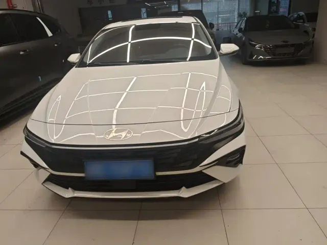 Hyundai Elantra — Фото автомобиля 6