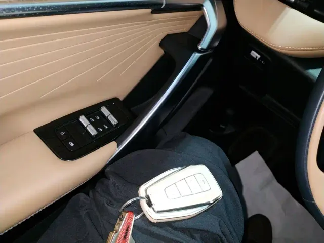 Geely Boyue L — Фото автомобиля 8