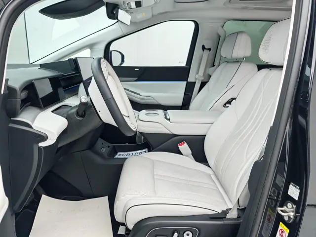 Xpeng X9 — Фото автомобиля 4