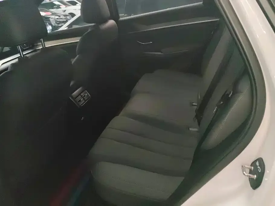 BYD Song Pro New Energy 2025 2nd Generation Smart Drive Edition DM-i 75KM Leading Type — Фото автомобиля 11