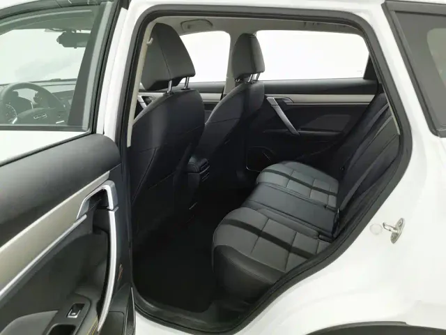 Geely Binyue — Фото автомобиля 15