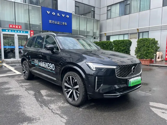 Volvo XC90 — Фото автомобиля 5