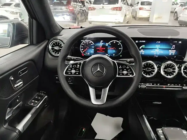Mercedes-Benz EQB — Фото автомобиля 10