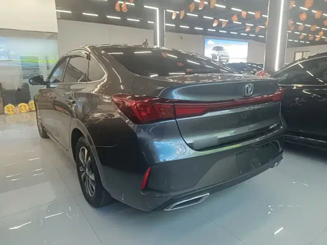 Changan Eado — Фото автомобиля 4