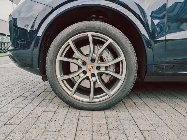 Porsche Cayenne — Фото автомобиля 12