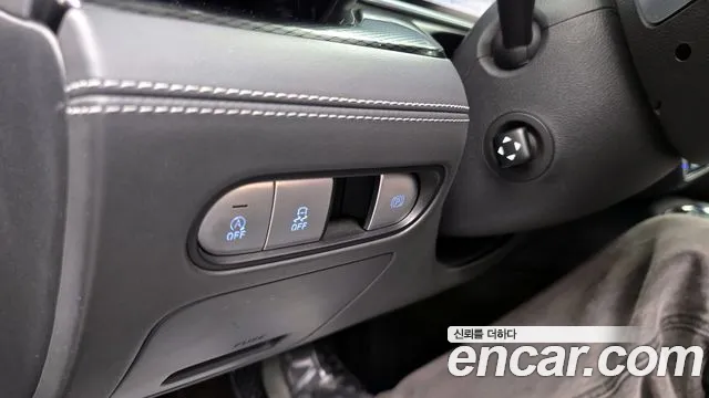 Genesis G90 Бензин 3.5 турбо AWD — Фото автомобиля 17