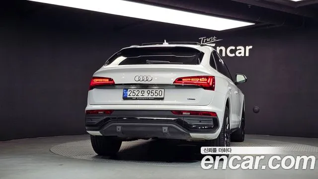 Audi Q5 40 TDI quattro Sportback Premium — Фото автомобиля 4