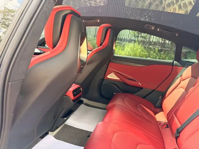 Xiaomi SU7 — Фото автомобиля 24