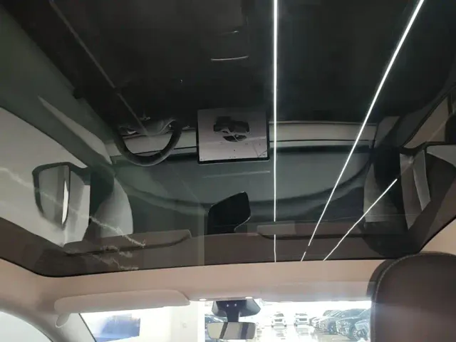 Tesla Model Y — Фото автомобиля 17