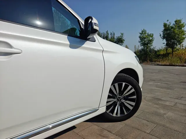 Mitsubishi Outlander — Фото автомобиля 28